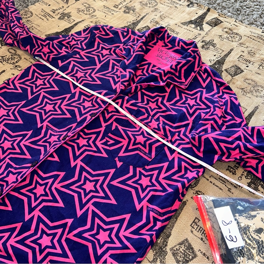 Victoria Secret Navy Blue/Pink Stars Print Pj Top Size L
Excellent Condition - Picture 10 of 15